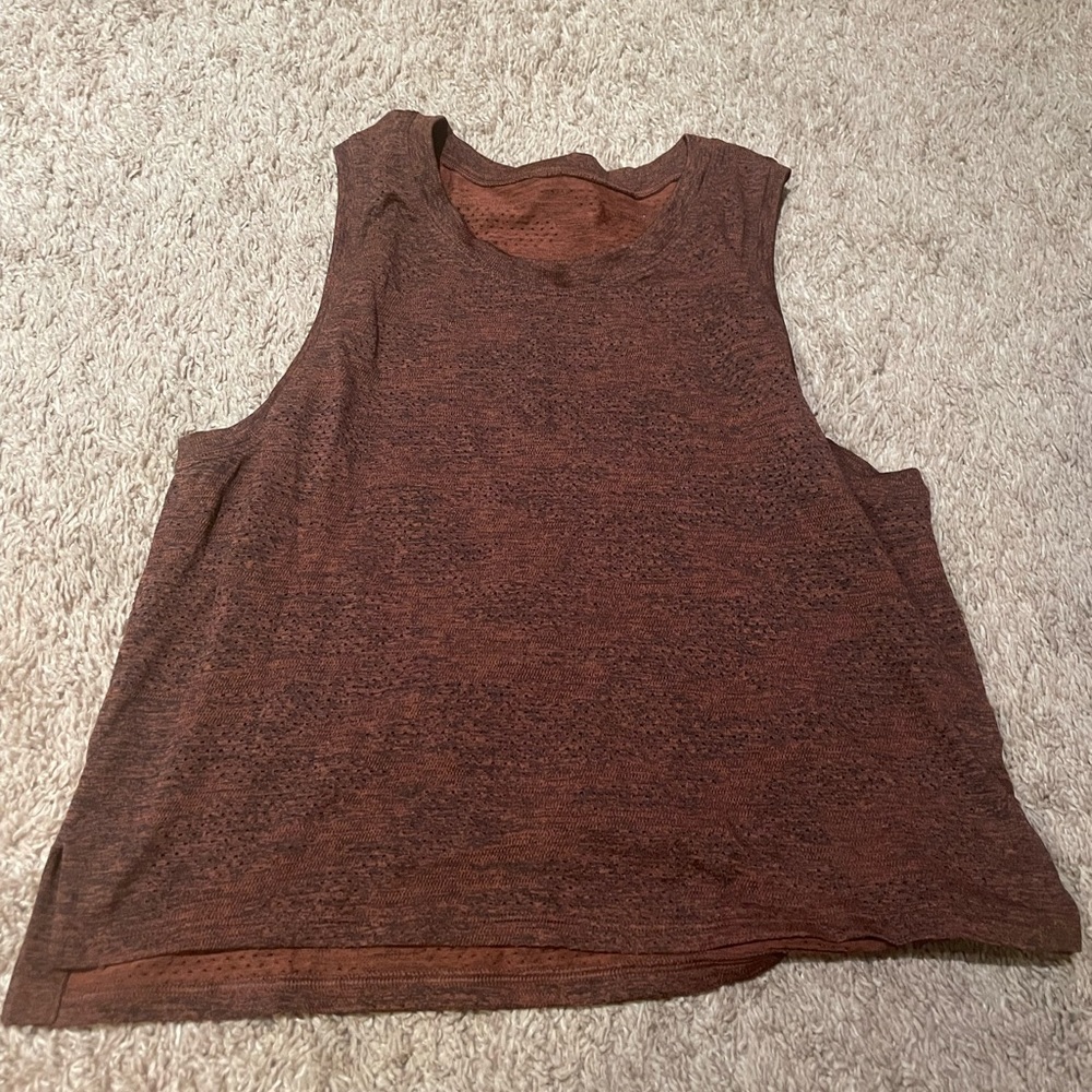 Lululemon train to be tank